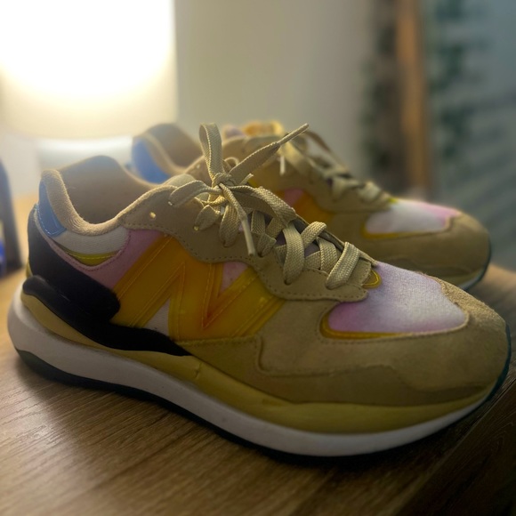 New Balance: The Intelligent Choice 57/40 - Picture 1 of 7